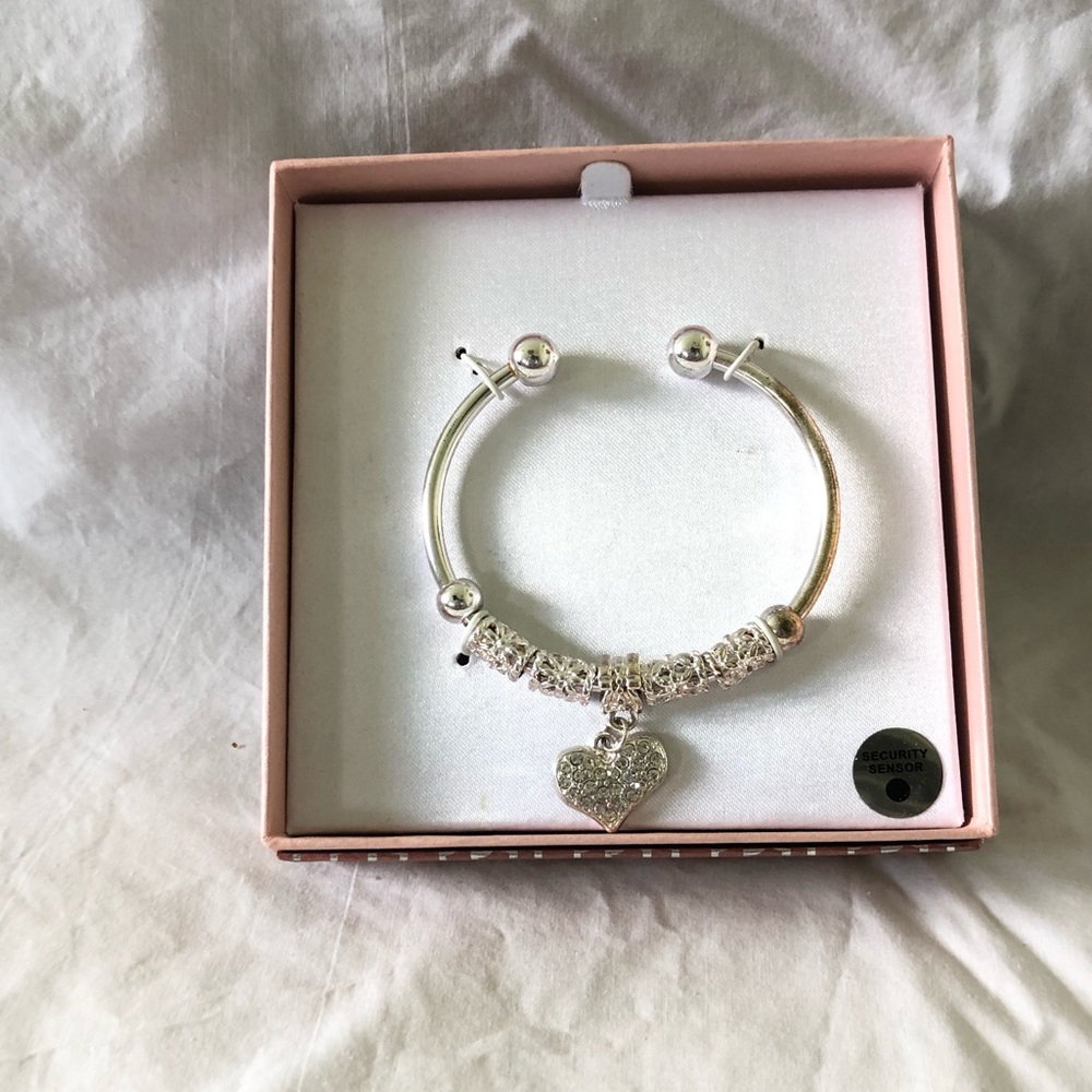 Boutique Silver Heart Bracelet